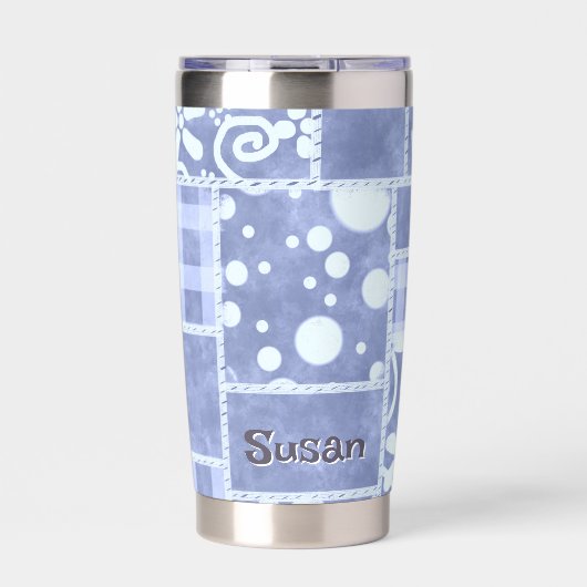 Crazy Quilt Blauwe Gingham Bloemstuk Persoonlijk  Geïsoleerde Drinkbeker (Voorkant)