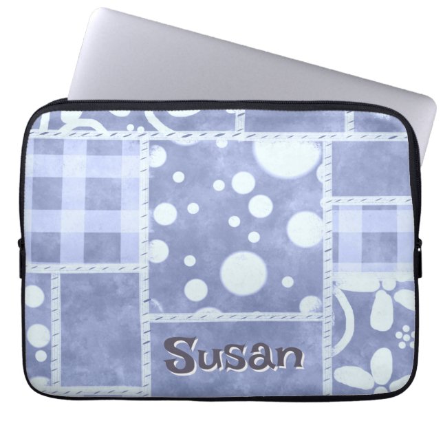 Crazy Quilt Blauwe Gingham Bloemstuk Persoonlijk  Laptop Sleeve (Voorkant)