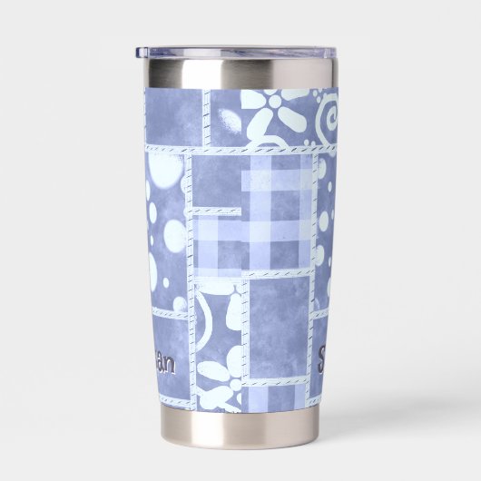 Crazy Quilt Blue Gingham Floral Personalized Geïsoleerde Drinkbeker (Rechts)