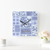 Crazy Quilt Blue Gingham Floral Personalized  Vierkante Klok (Huis)