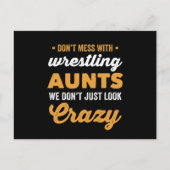 Crazy Wrestling tante, we zien er niet gewoon gek  Briefkaart (Voorkant)