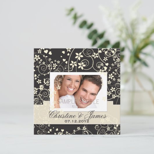 Cream-bloemen zwart op je foto kaart (Staand voorkant)