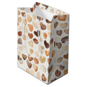 Cream Brown Peach Coffee Beans Hearts Birthday Medium Cadeauzakje (Achterkant Gekanteld)