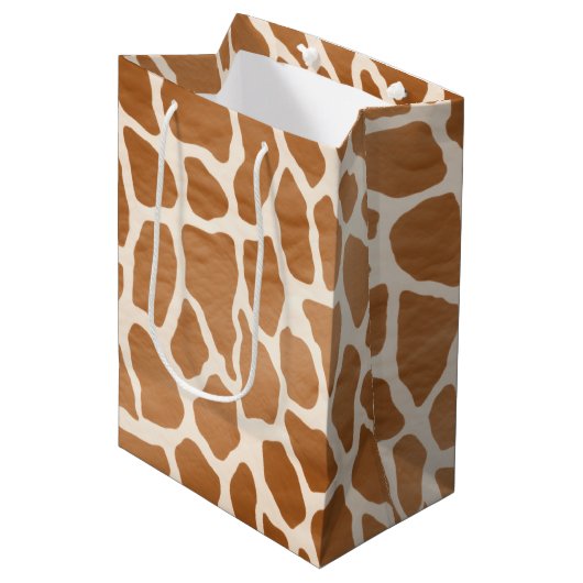 Cream Brown Safari Giraffe Animal Print Medium Cadeauzakje (Voorkant Gekanteld)