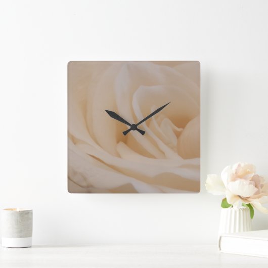 Cream Colour Roos Closeup Vierkante Klok (Huis)