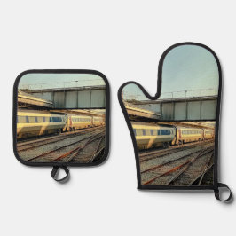 Cream en Maroon trein Ovenwant & Pannenlap Set