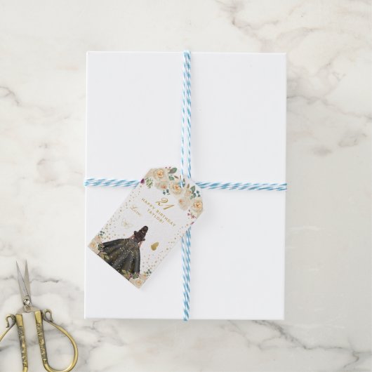 Cream Floral Dark Skin Girl Happy Birthday Cadeaulabel (Met Touw)