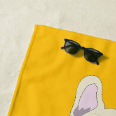 Cream French Bulldog, beach babe Strandlaken (In situ)