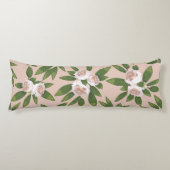 Cream Garden Harmony: Camelia's en groen Lichaamskussen (Voorkant)