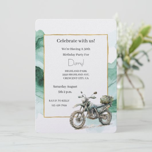 Cream Green Motorfiets Avontuur Verjaardag Kaart (Staand voorkant)
