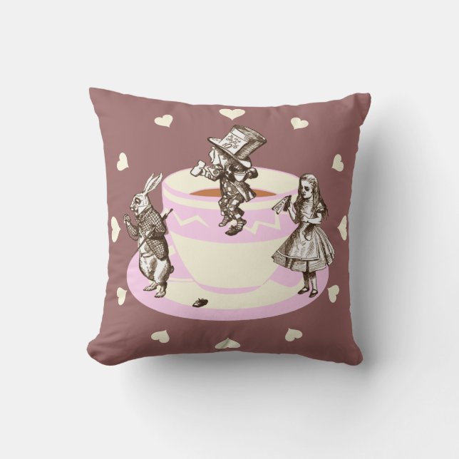 Cream Hearts rond een dikke Tea Party Kussen (Voorkant)