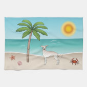 Cream Italiaanse Greyhound bij tropische zomerstra Theedoek (Horizontaal)