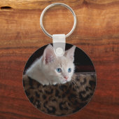 Cream Kitten met mooie blauwe ogen Sleutelhanger (Voorkant)