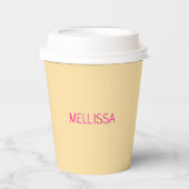 Cream minimalist custom name papieren bekers (Voorkant)