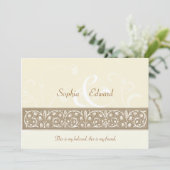 Cream Ornamental Frieze Wedding Kaart (Staand voorkant)
