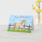 Cream Paard en Bloemen Happy Birthday Kaart (Gele Bloem)