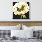 Cream Poppy-ventilator op zwarte achtergrond Canvas Afdruk (Insitu (Slaapkamer))