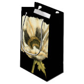 Cream Poppy-ventilator op zwarte achtergrond Klein Cadeauzakje (Achterkant Gekanteld)
