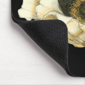 Cream Poppy-ventilator op zwarte achtergrond Muismat (Hoek)