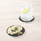 Cream Poppy-ventilator op zwarte achtergrond Zandsteen Onderzetter (Zijkant)