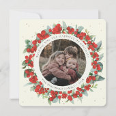 Cream Round/Square Red Berries+Eucalyptus Photo Feestdagenkaart (Voorkant)