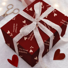 Cream Script Hearts on Burgundy– Valentine pattern Cadeaupapier