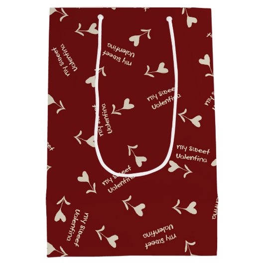 Cream Script Hearts on Burgundy– Valentine pattern Medium Cadeauzakje (Achterkant)