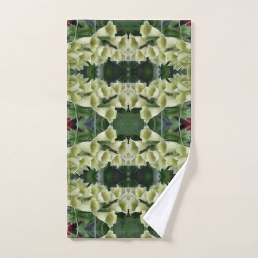 Creamy Foxglove Flower Abstract Pattern Bad Handdoek (Handdoek)