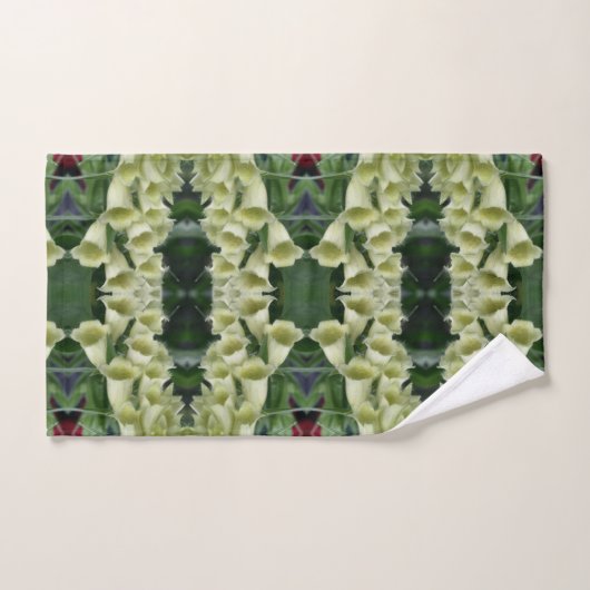 Creamy Foxglove Flower Abstract Pattern Bad Handdoek (Handdoek)