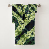 Creamy Foxglove Flower Abstract Pattern Bad Handdoek (Insitu)