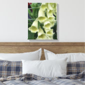 Creamy Foxglove Flower Canvas Afdruk (Insitu (Slaapkamer))