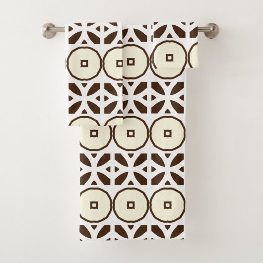 Creamy White en Brown Mosaic Geometric Pattern Bad Handdoek (Insitu)