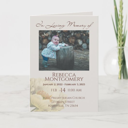 Creamy White Florals Folded Funeral Programme Programma (Voorkant)