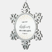 Create Your Own Our First Christmas Married Tin Sneeuwvlok Ornament (Rechts)