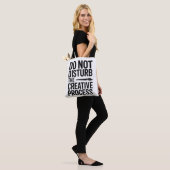 Creatief Proces Typografie Ontwerp Tote Bag (Op model)