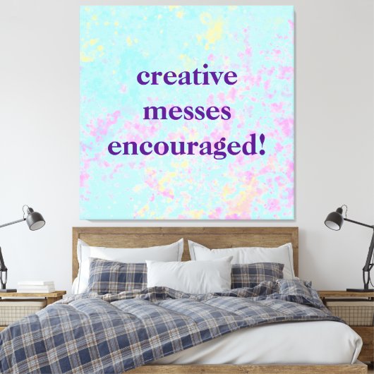 "Creatieve Messen aangemoedigd!" Pastel Painty Canvas Afdruk (Insitu (Slaapkamer))