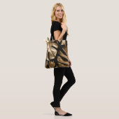 Creatieve monstera bladeren, zwarte achtergrond. tote bag (Op model)