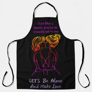 Creatieve vrouwen die zich vermaken met een BBQ in Schort