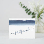 Creative Navy Blue Waterverf Wedding Postponement Aankondigingskaart (Staand voorkant)
