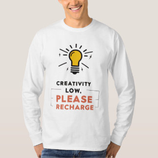 Creativiteit opladen gloeilamp ontwerp t-shirt