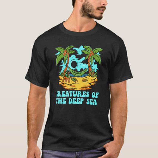Creatures of the Deep Sea Beach Deep Diving Ocean  T-shirt (Voorkant)