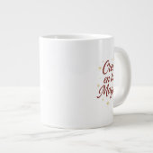 Cree en la Magia ✨ | Elegant Gold Christmas Design Grote Koffiekop (Voorkant rechts)