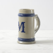 Creëer Aangepaste monogrammen  stijl Beer Stein Bierpul (Voorkant rechts)