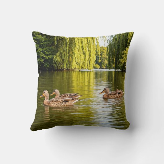 Creëer Een afbeelding van een groep zee dok zwemme Kussen (Achterkant)