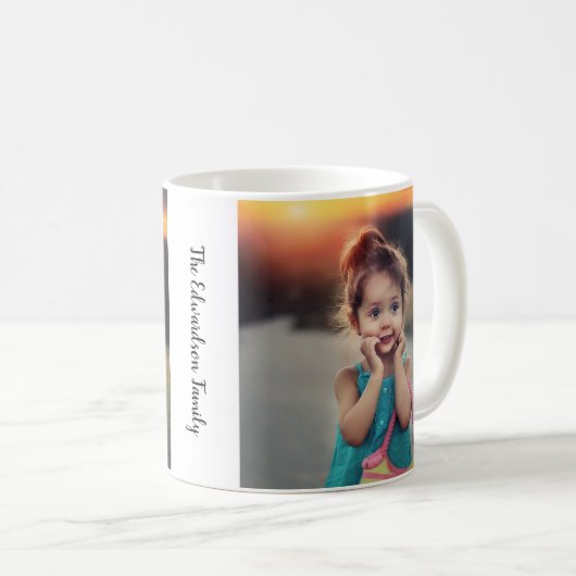 Creëer je eigen familiefoto monogrammed koffiemok (Voorkant rechts)