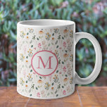 Creëer je eigen Floral Monogram op maat Koffiemok<br><div class="desc">Creëer je eigen mok koffie met dit tuinbloem en je initiaal in elke kleur. Je kunt aangepaste koffie- en thee-mokken,  latte mokken,  espresso-cups,  bril,  steins en nog veel meer creëer. Kleuropties beschikbaar. Verschillende maten beschikbaar.</div>