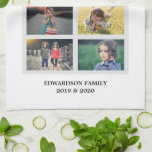 Creëer je eigen foto collage theedoek<br><div class="desc">Maak je eigen mooiste familiefoto collage keukenhanddoek. U kunt het personaliseren en uw mooiste foto's toevoegen.</div>
