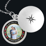 Creëer Je eigen huwelijksfoto Locket Ketting<br><div class="desc">Creëer Uw Eigen Ketting van het Slot van de Foto van het Bouw van de Douane (r. voegt gemakkelijk de foto in plaats van de foto van de sjabloon toe. Voeg je eigen tekst boven en onder toe. Kies de stijl en het metaal van het optiesmenu.</div>