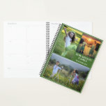 Creëer je persoonlijke familiefoto planner<br><div class="desc">Creëer je eigen fotocollage planner. U kunt het personaliseren en uw eigen foto's aan de voorzijde toevoegen,  jouw naam,  tekst en jaar toevoegen.</div>