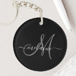 Creëer uw eigen aangepaste monogram en naamscript sleutelhanger<br><div class="desc">Creëer uw eigen gepersonaliseerde sleutelhanger met uw douane handgeschreven naam en monogram. Om deze sjabloon van het ontwerp uit te geven, verander de tekstgebieden zoals hierboven getoond. U kunt gemakkelijk meer tekst of afbeeldingen toevoegen, doopvonten en kleuren aanpassen. Behandel jezelf of maak het perfecte cadeau voor familie, vrienden, ouders en...</div>